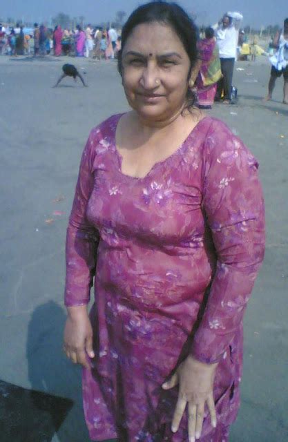 desi aunty open bath Search